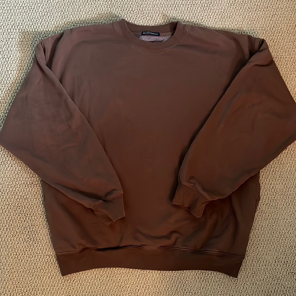 Brown Brandy Melville Crewneck Sweatshirt w/ pockets